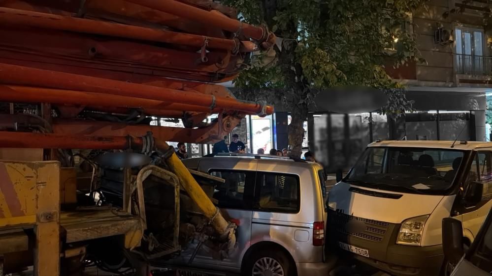 Freni Çekilmeyen Beton Pompası Dehşet Saçtı