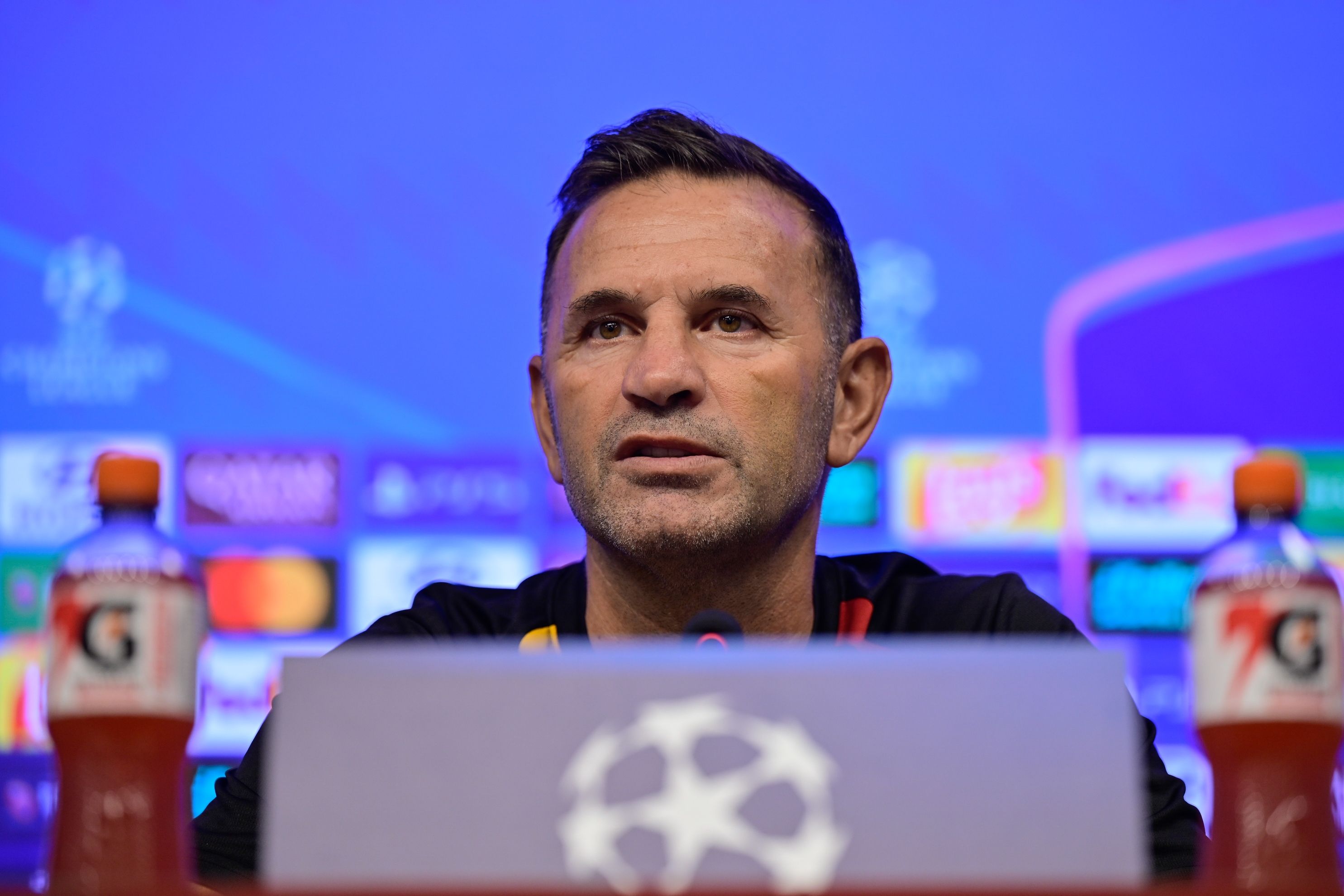 Galatasaray Teknik Direktörü Okan Buruk Barcelona Karşısında Galibiyet Hedefliyor-1