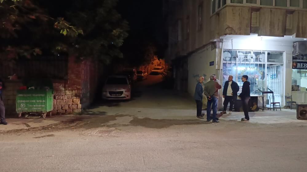 Genç kızı "filanın selamı var" deyip vurdular: 75 bin lirasını da çaldılar