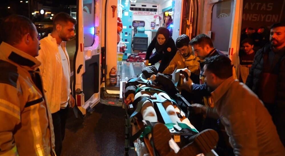 Gümüşhane'de Karşı Şeride Geçen Otomobil Kaldırımda Yürüyen Köğrenciye Çarptı