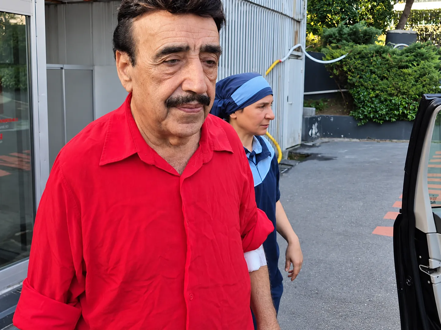 Hakkı Bulut Taburcu Edildi! Hastane Çıkışında Sağlık Durumunu Açıkladı