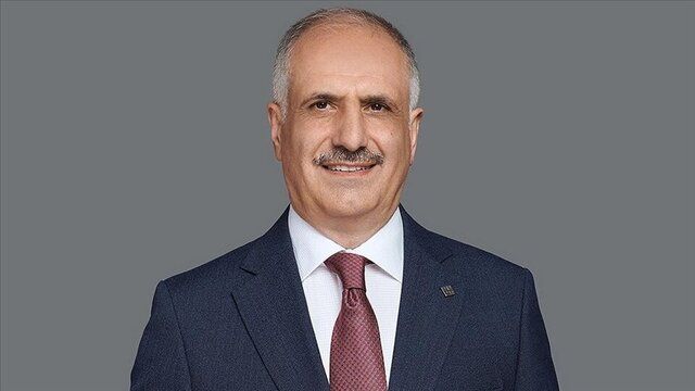 Hazine ve Maliye Bakan Yardımcısı Osman Çelik emeklilik dilekçesini sundu