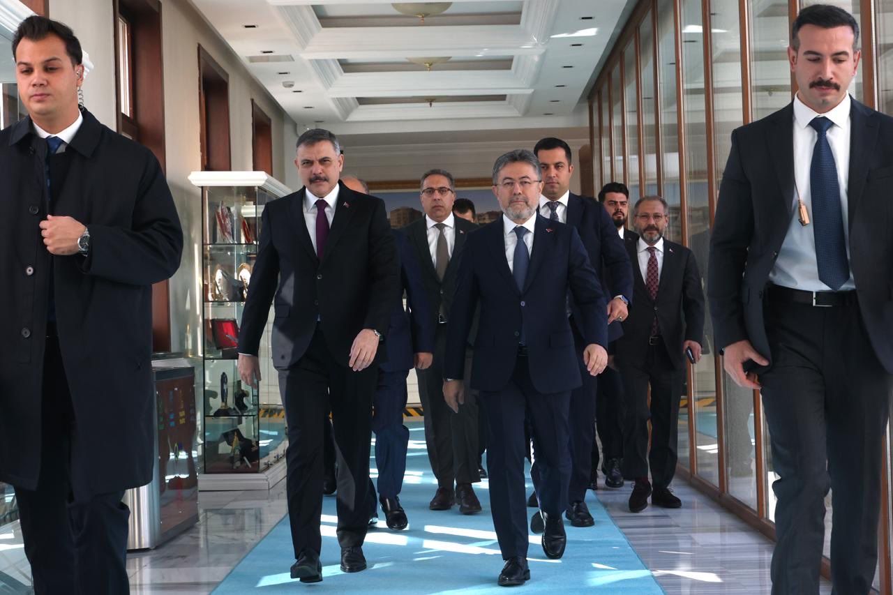 İki Bakandan Sahipsiz Hayvanlar Için Kritik Toplantı