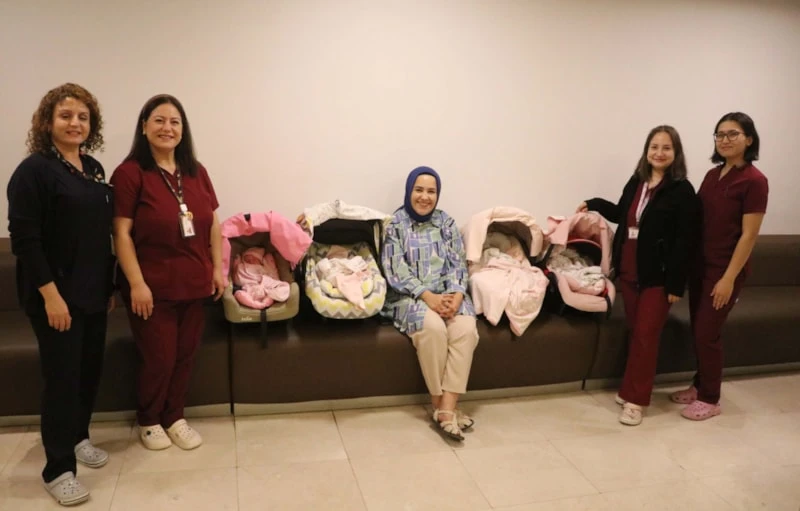 İkinci Çocuk Için Tedaviye Başladılar, Dört Bebekle Eve Döndülerr