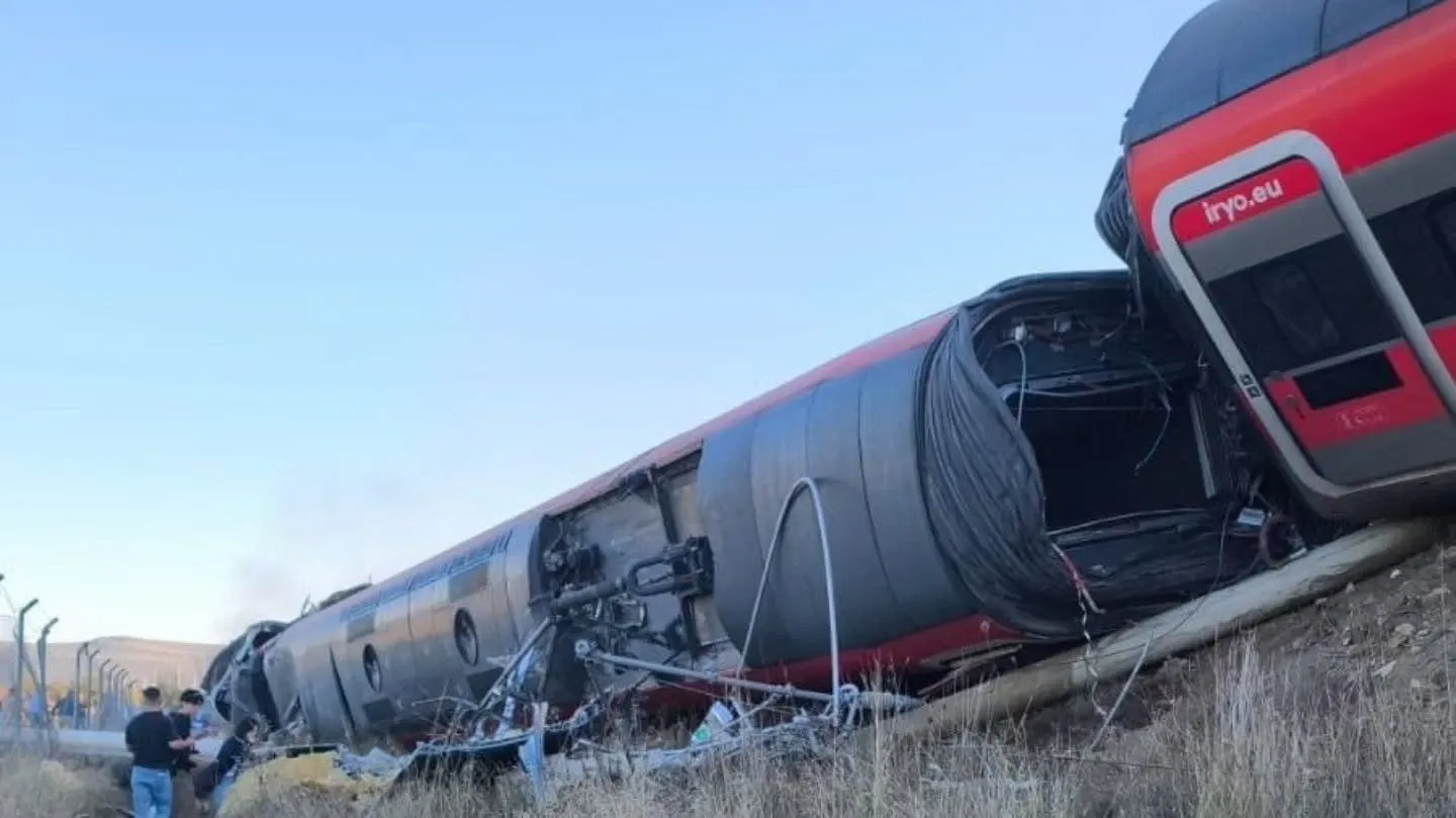 İspanya'da Hızlı Tren Faciası Can Kaybı 46'Ya Yükseldi (2)