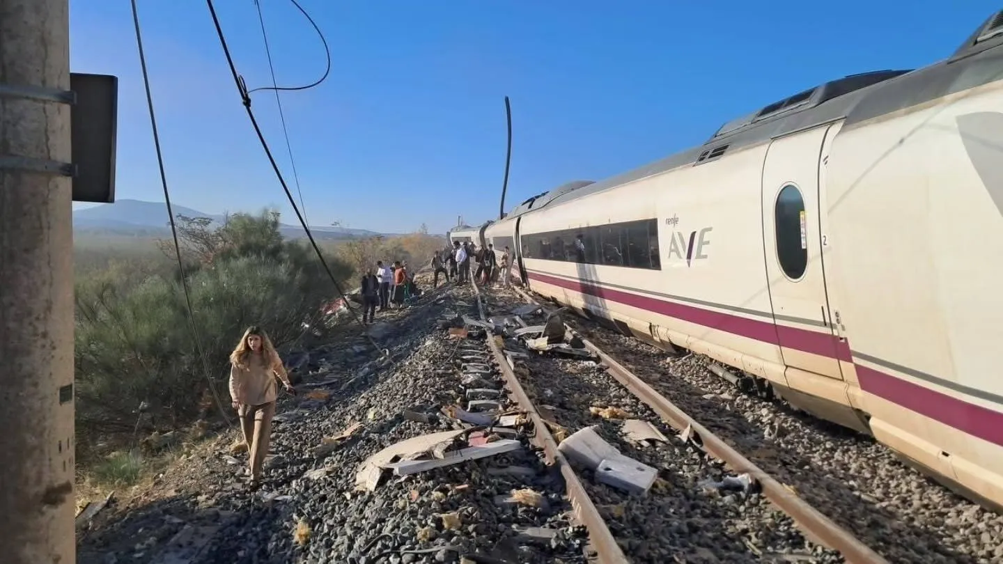 İspanya'da Hızlı Tren Faciası Can Kaybı 46'Ya Yükseldi (3)