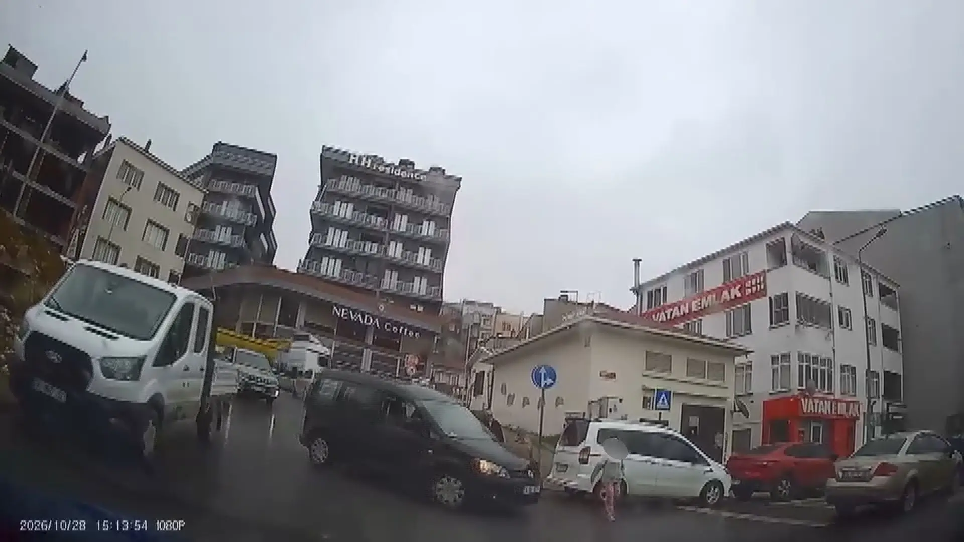 İstanbul Arnavutköy'de Korkutan Kaza Çocuğa Çarpma Anı Kamerada (2)