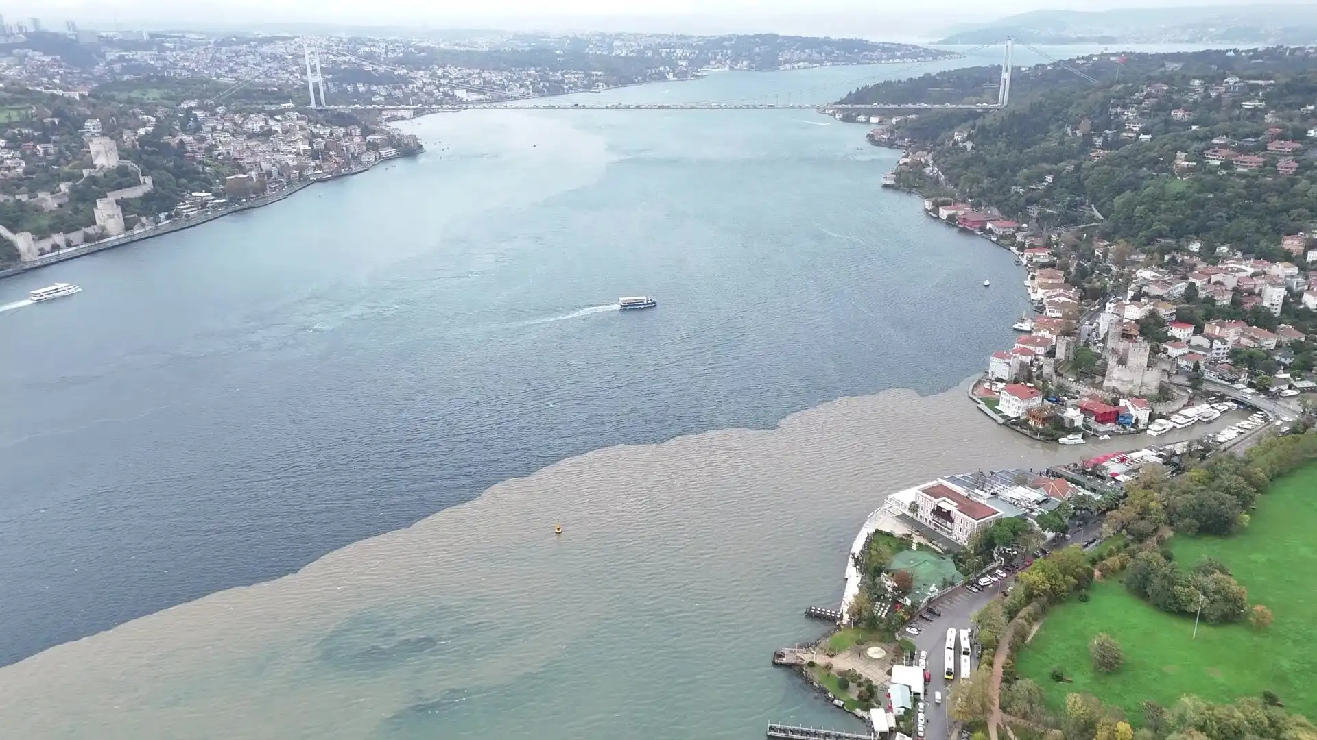 İstanbul Boğazı'nda Dikkat Çeken Görüntü (1)