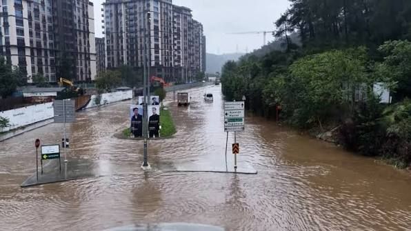 Istanbul Sel Son Durum Bakan Ciftci Ve Kurum Ayazaga Inceleme