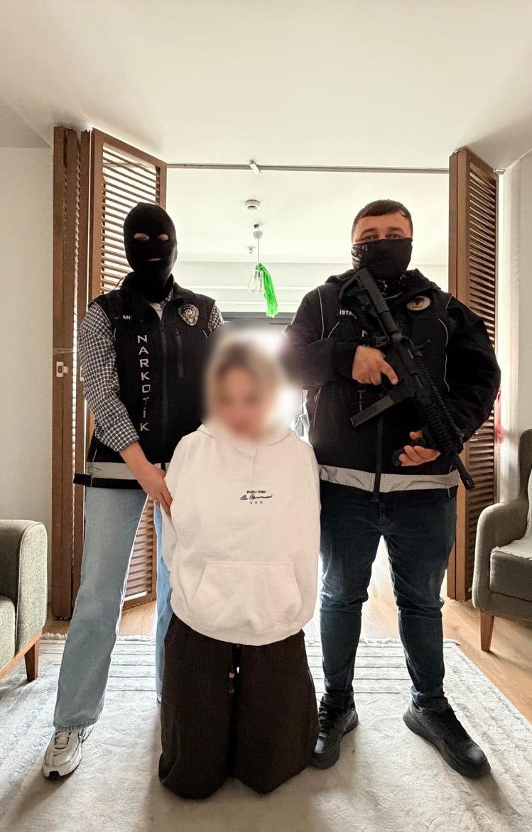 İstanbul’da Operasyon! Mavi Ve Kırmızı Bültenle Aranan 2 Kişi Yakalandı (2)