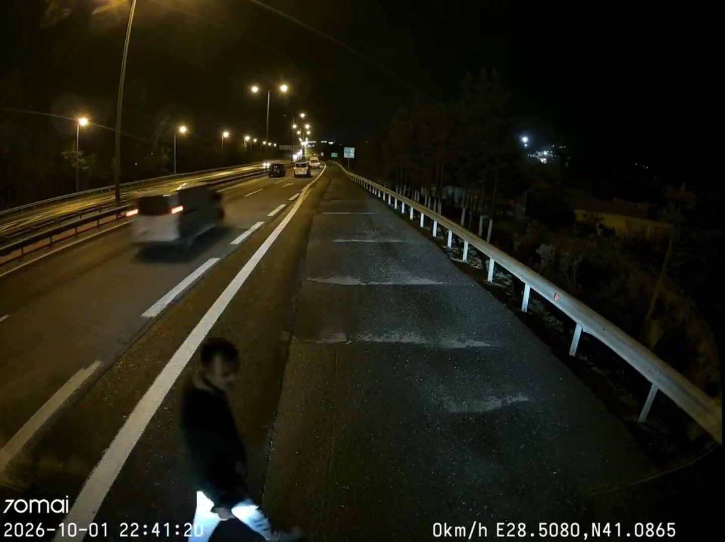 İstanbul’da tır, tali yoldan çıkan otomobile çarptı “Abicim sen gerizekalı mısın ya…”