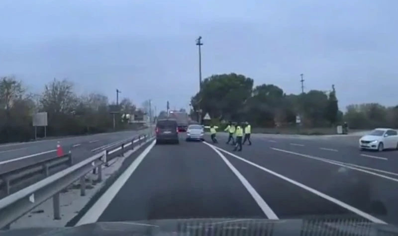 İstanbul’dan Sakarya’ya Uyuşturucu Taşıyan Kurye Kovalamacayla Yakalandı