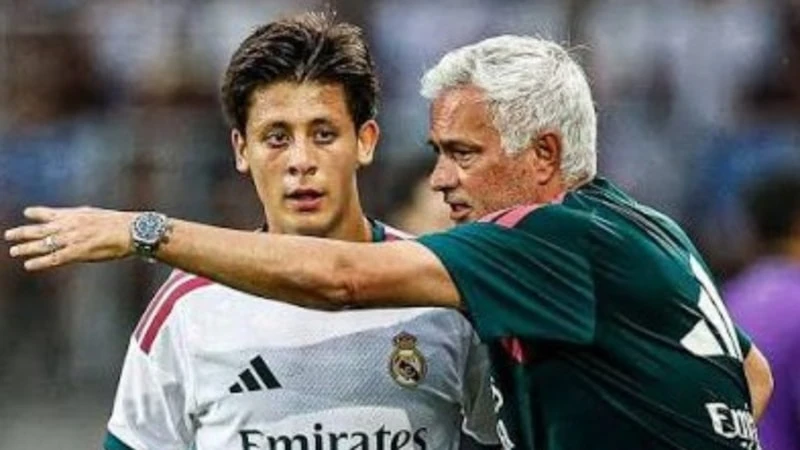 Jose Mourinho'dan Arda Güler Açıklaması Farklı Yerlerde Oynar (2)