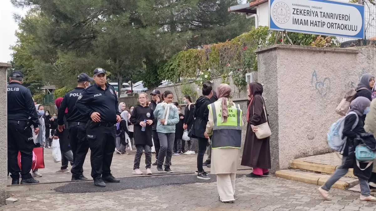 Kahramanmaraş’ta Kötü Koku Paniği! 20 Öğrenci Hastaneye Kaldırıldı