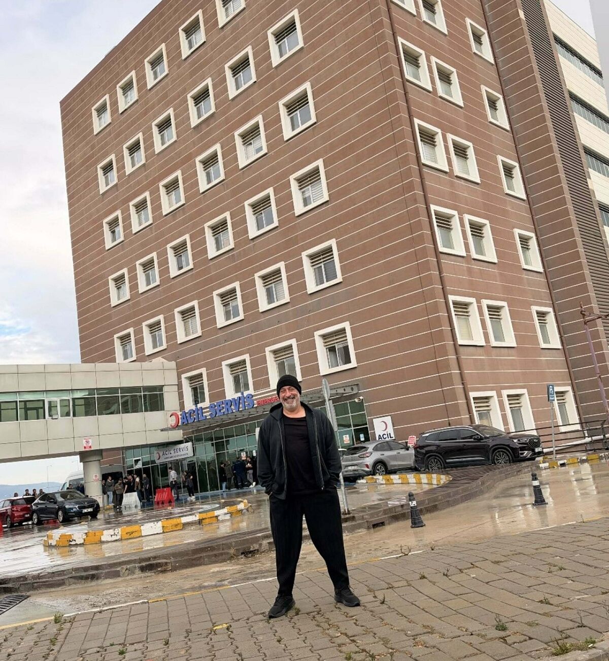 Kalp Krizi Sonrası Cem Yılmaz Yeniden Çomü Hastanesi'ne Gitti