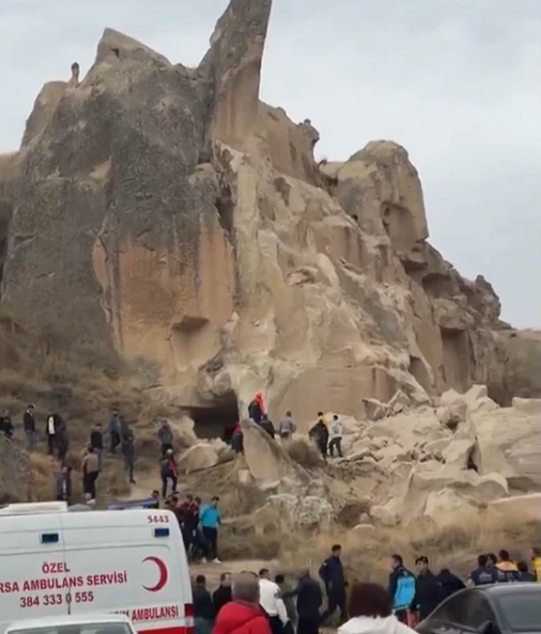 Kapadokya Peribacasi Cöktü