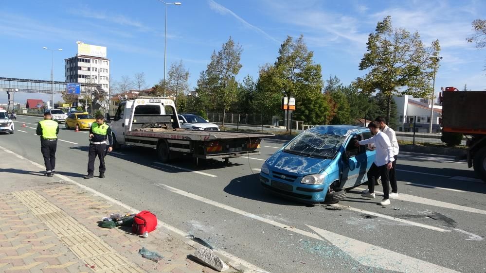 Kastamonu’da Otomobil Takla Attı! 3 Kişi Kazadan Yara Almadan Kurtuldu.-1