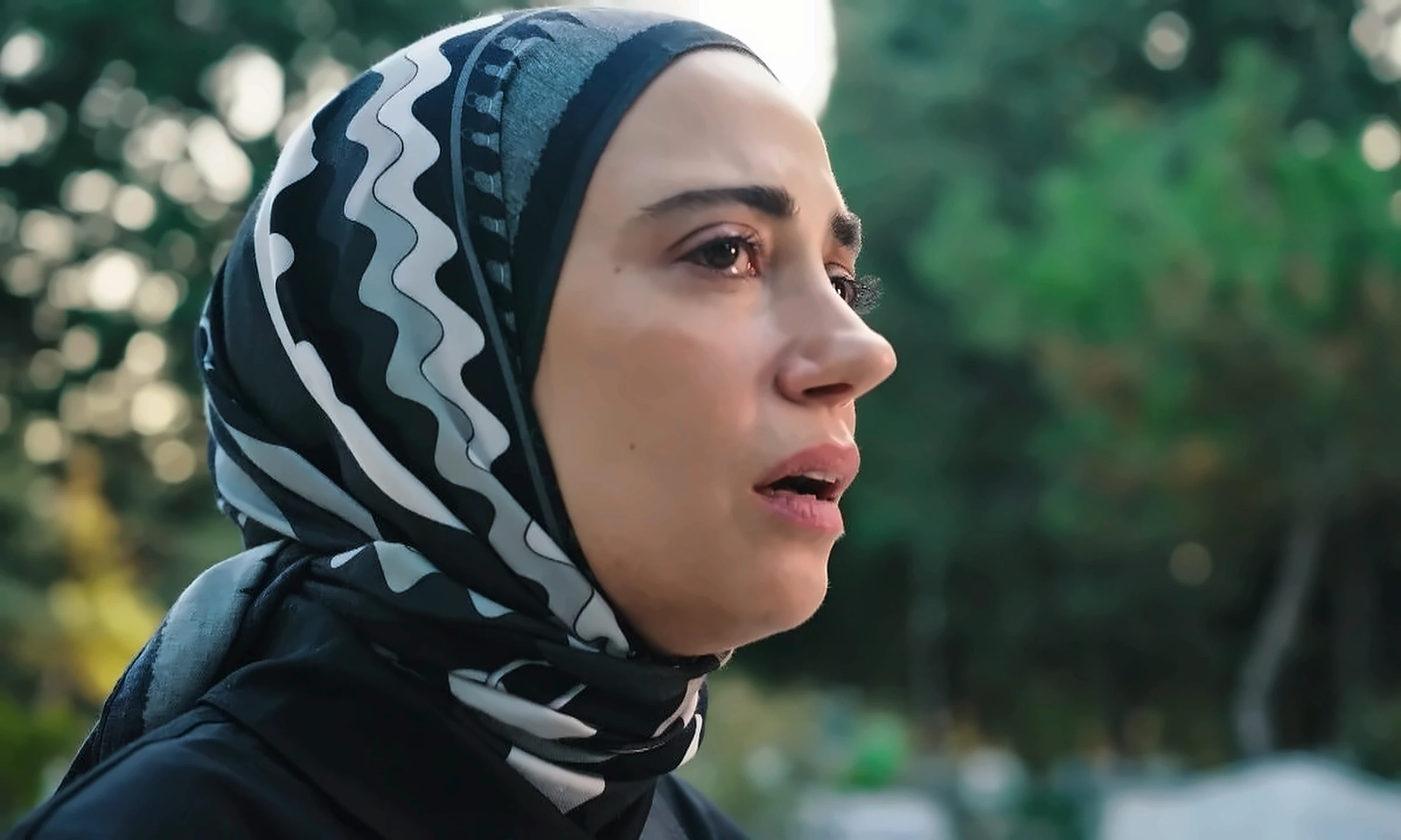 Kızılcık Şerbeti’nde Nursema Geri Döndü! Asil’le Mezarlıkta Yüzleşti (1)