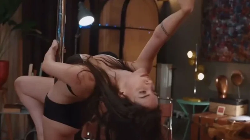 Kızılcık Şerbeti'nin Çimen'i Direk Dansı Performansıyla Izleyenleri Şaşkına Çevirdiii