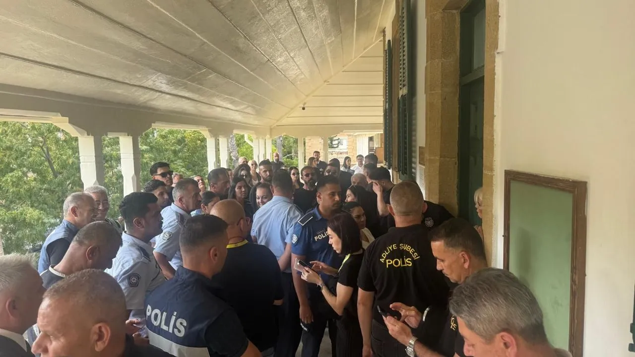 Kktc'de Fatma Ünal'a Sahte Diploma Davasından 5 Yıl Hapis Verildi