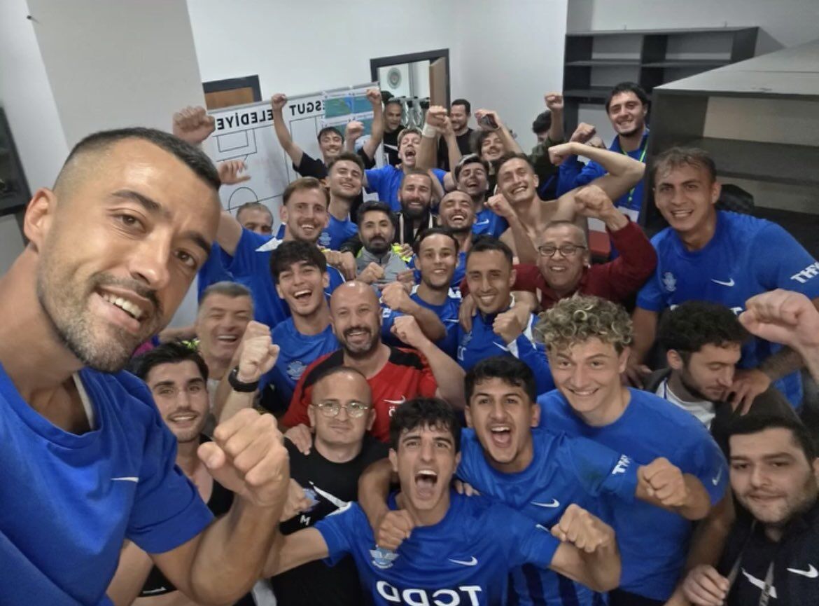Kütahyaspor'da kötü gidişat sürerken Ankara Demirspor farka koştu