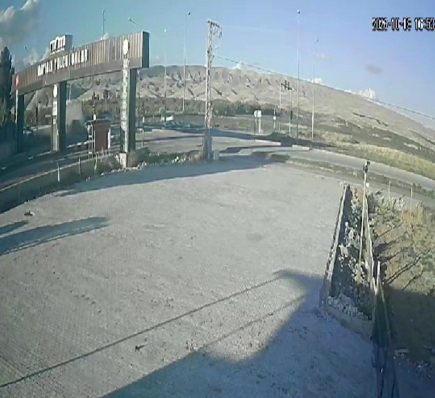 Malatya'da 1'I Ağır 3 Kişinin Yaralandığı Kazanın Görüntüleri