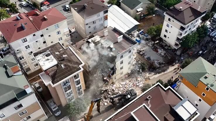 Maltepe’de Çöken Binanın Çevresi Için Toki̇ Ile Dönüşüm Planı