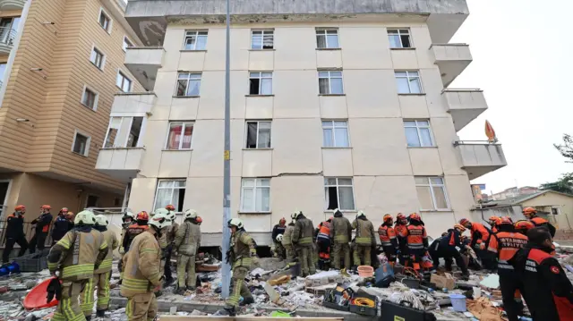 Maltepe'de Çöken Binanın Ön Raporu Çıktı Yıkım Kararı Uygulanmamışşş