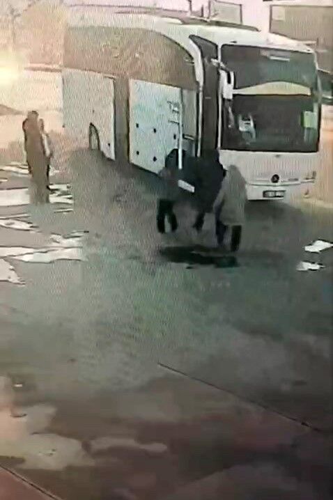 Manisa'da 11 Kişinin Hayatını Kaybettiği Kazaya Karışan Otobüsün Yeni Görüntüleri Ortaya Çıktı