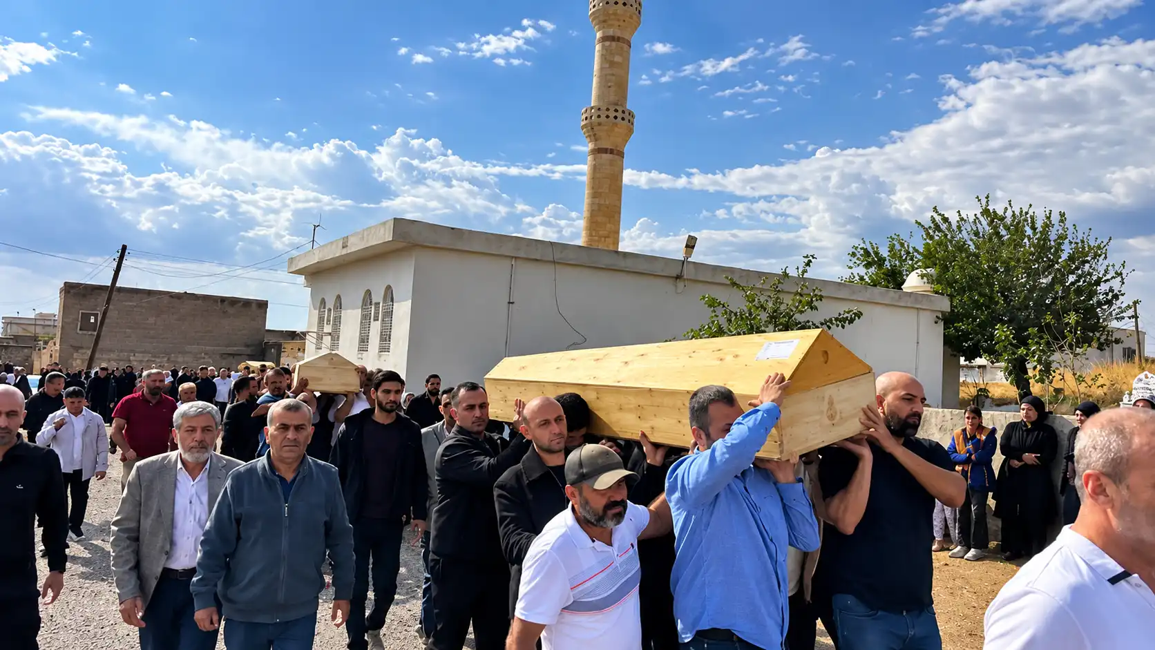 Mardin’deki Kazada Hayatını Kaybeden 4’Ü Çocuk 6 Kişi Defnedildi2