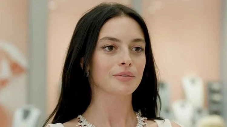 Melisa Şenolsun Ve Melis Sezen’in Test Sonuçları Belli Olduuu Bir Pozitif Bir Negatif
