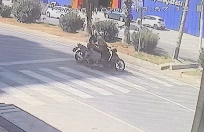 Motosikletler Çarpıştı, Sürücülerden Biri Hayatını Kaybetti. Kaza Anı Kamerada