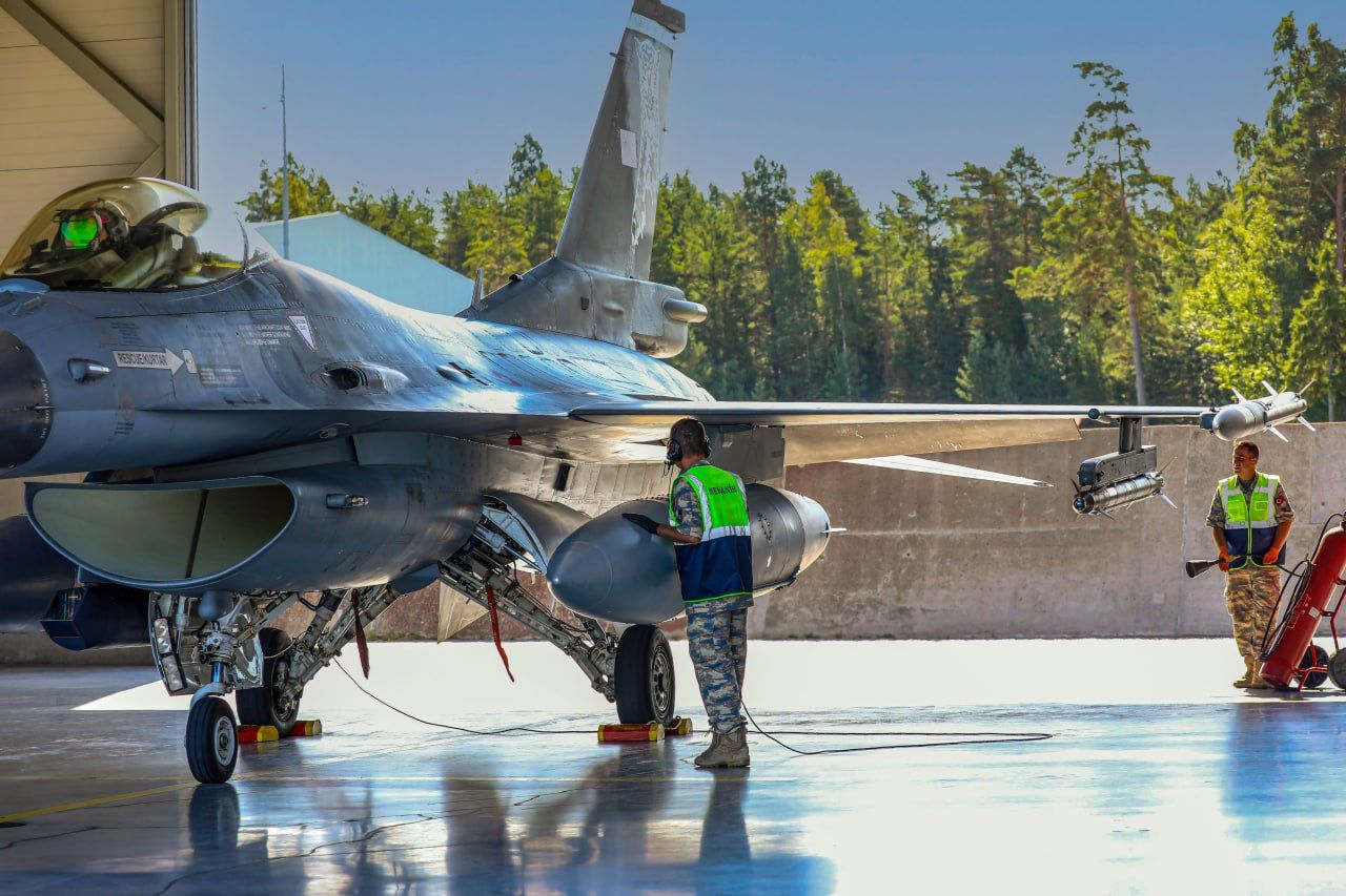 Nato Görevindeki Türk F 16'Larına Estonya'dan Dikkat Çeken Mesaj (1)