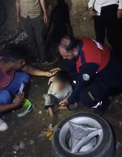 Osmaniye'de Küçük Çocuk Baban Iyi Sözleriyle Sakinleştirildi