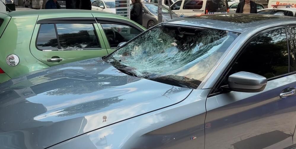 Otelin 6. Katından Otomobilin Üstüne Düşen Kadın Ağır Yaralandı