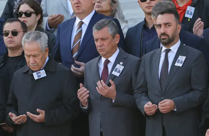 Özel Ve Kılıçdaroğlu Tbmm’deki Cenazede Karşılaştı