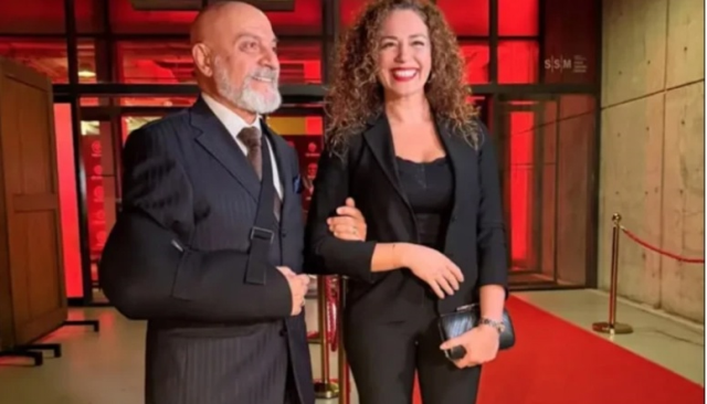 Özge Borak’ın Babası Merdivenlerden Düştü, Kolu Alçıya Alındııı