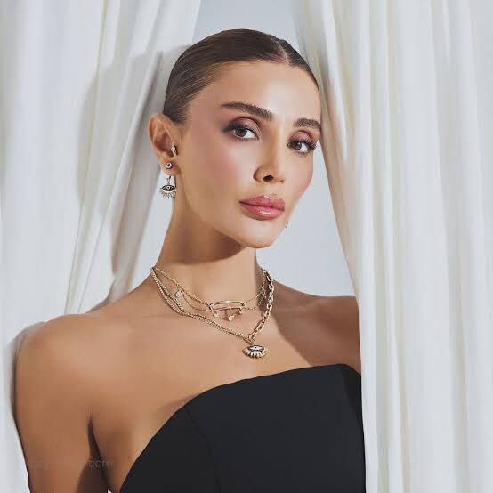 Özge Ulusoy Kaç Yaşında, Boyuu Ve Kilosu Kaç İşte Açıklaması