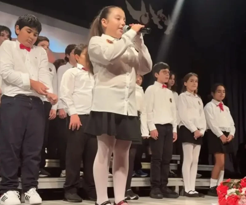 Özlem Ada Şahin’den 29 Ekim’de Duygulandıran Annelik Paylaşım