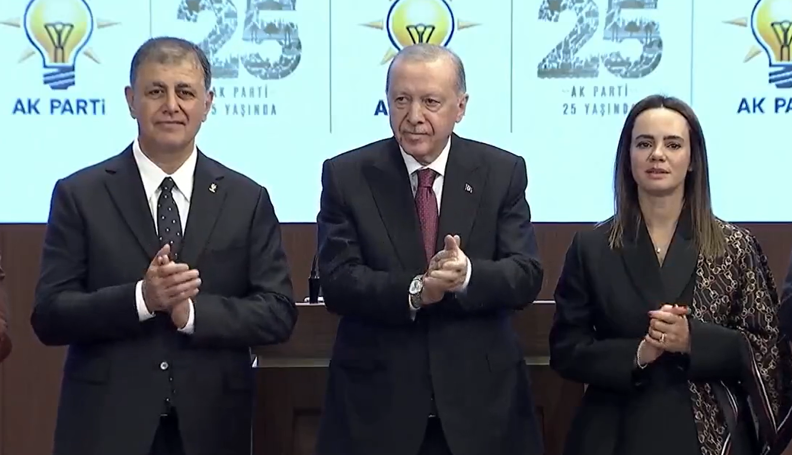 Öznur Tugay