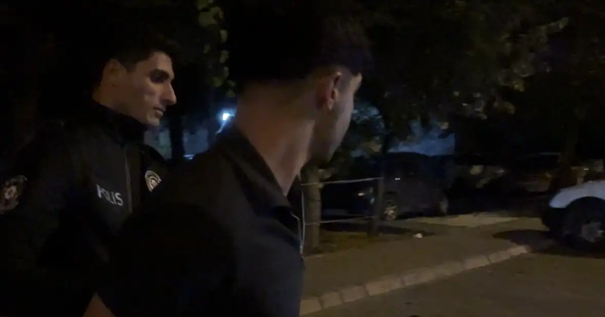 Polisin Üzerine Araç Sürdü, Kaçtı! (1)
