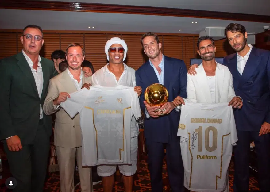 Ronaldinho 46 Yaşında Sahalara Dönüyor Tarih Belli Oldu (2)