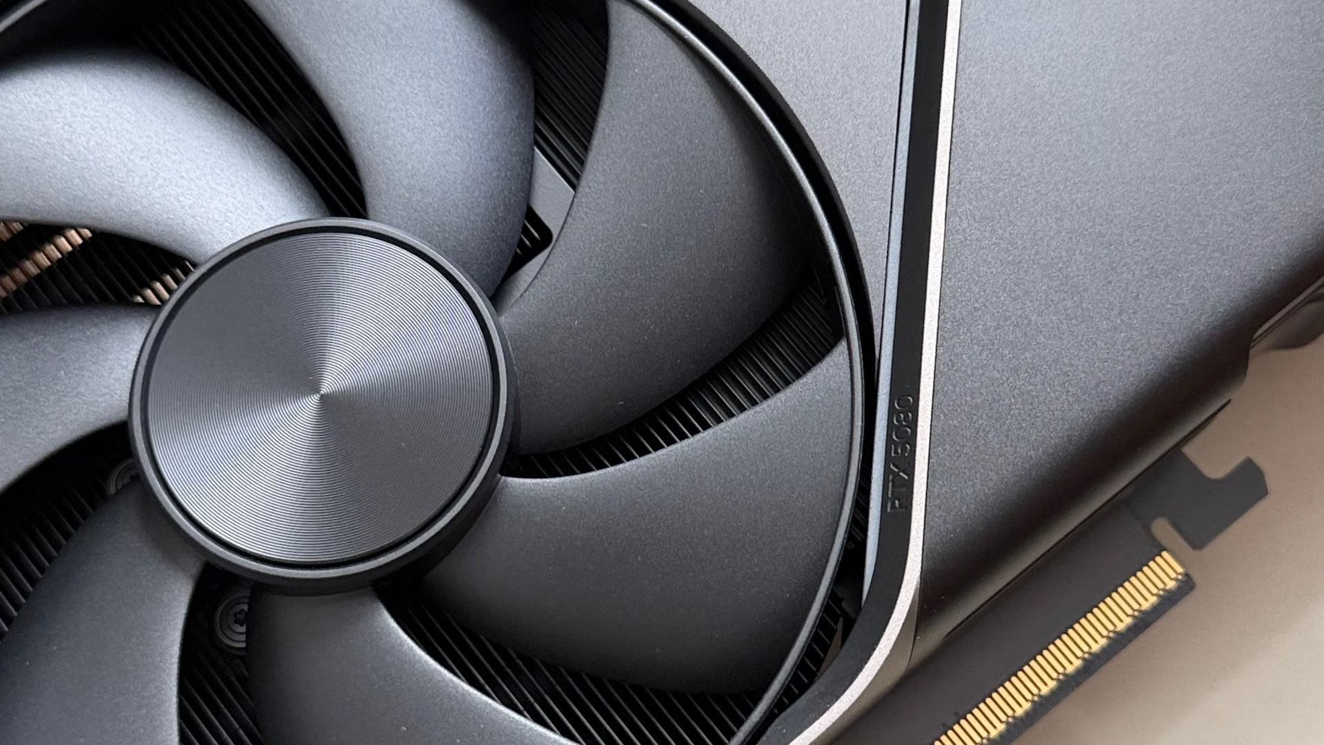 Rtx 5090 Ekran Karti Fan Yakin Cekim