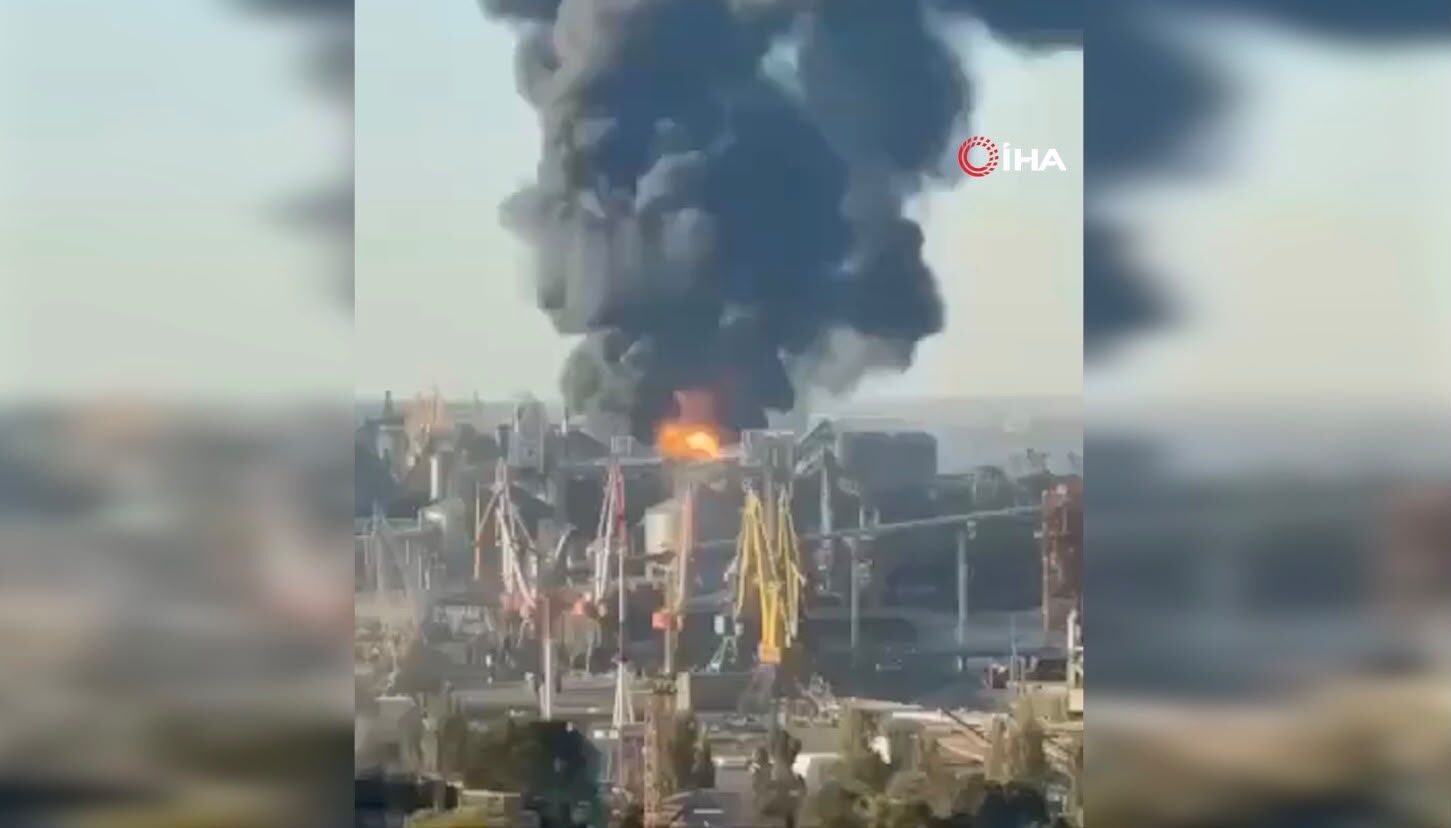 Rusya Karadeniz’de Iki Ukrayna Kargo Gemisini Vurduk1