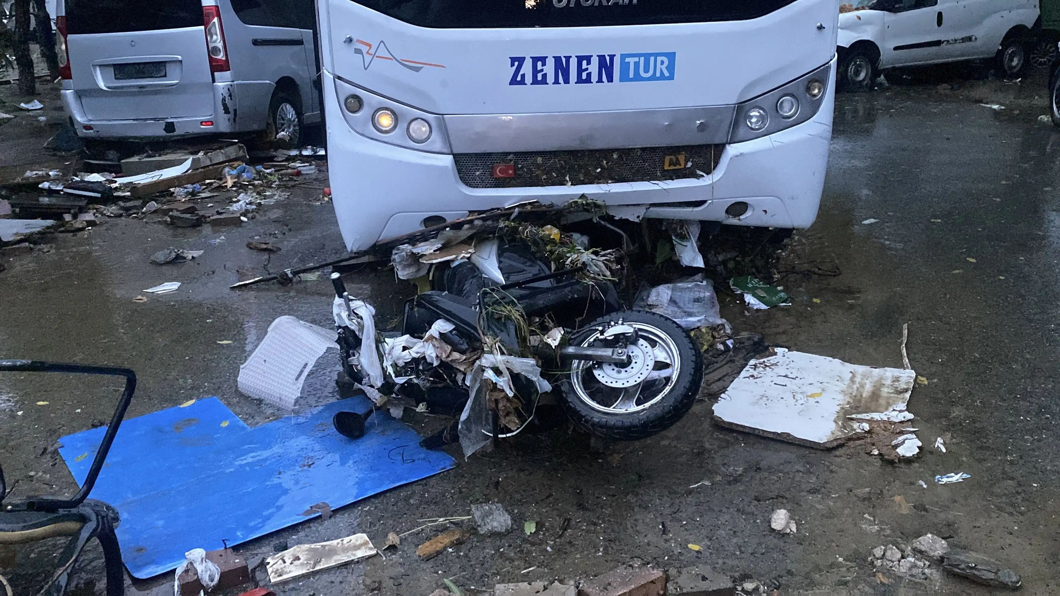 Sarıyer Ayazağa’da Selin Bilançosu Gün Ağarınca Ortaya Çıktı (2)