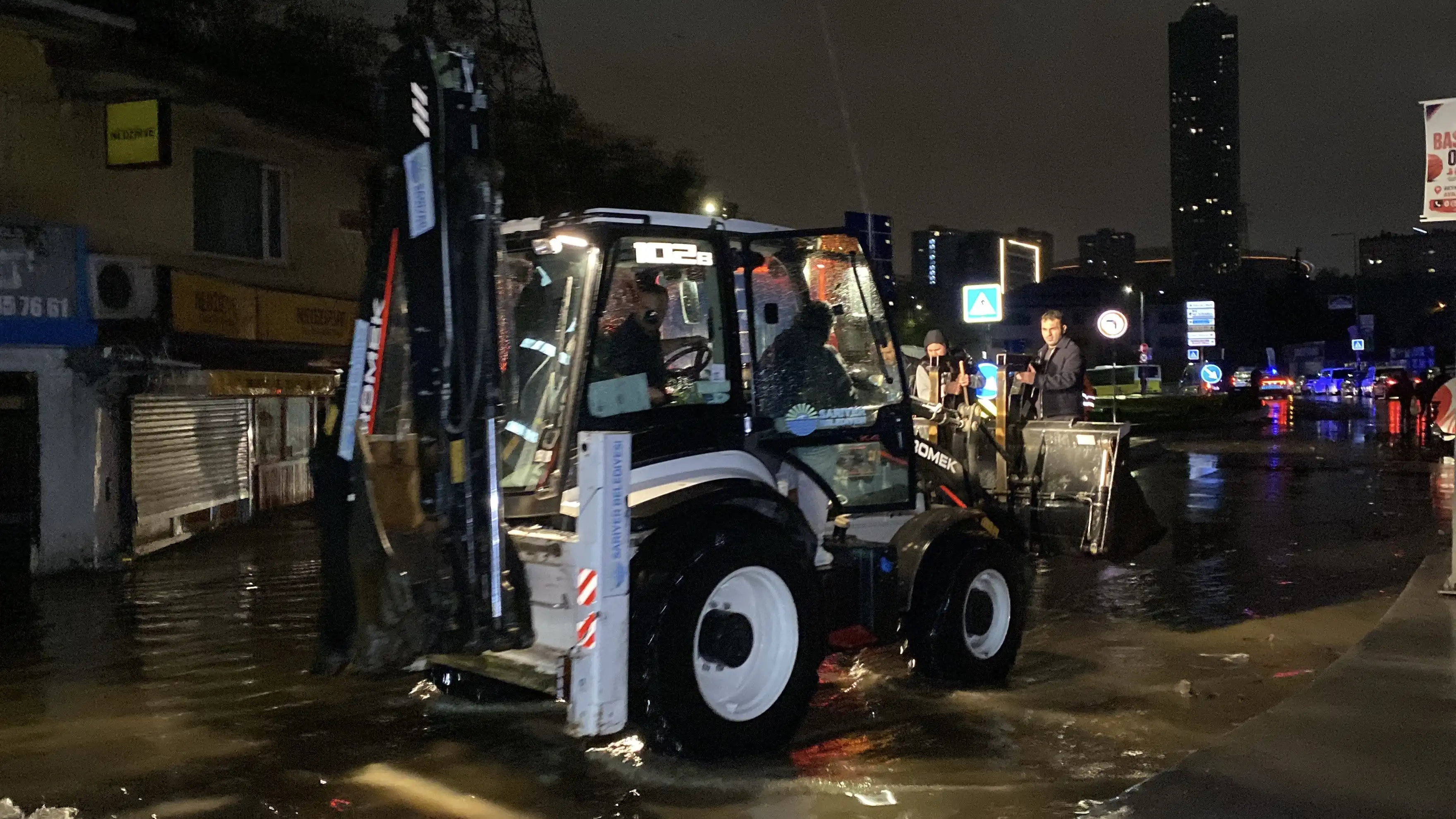Sarıyer’de Sel Faciası! 34 Yaşındaki Kişi Hayatını Kaybetti (2)