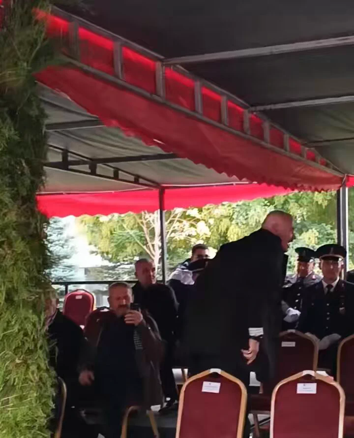 Şehit babası protokol düzenine isyan etti: “Hani baş tacıydık?”