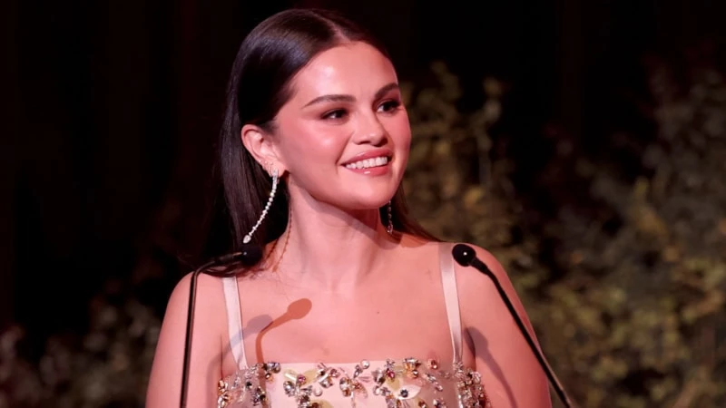 Selena Gomez’den Elektronik Sigara Pişmanlığı “Sesimi Değiştirdi” 1