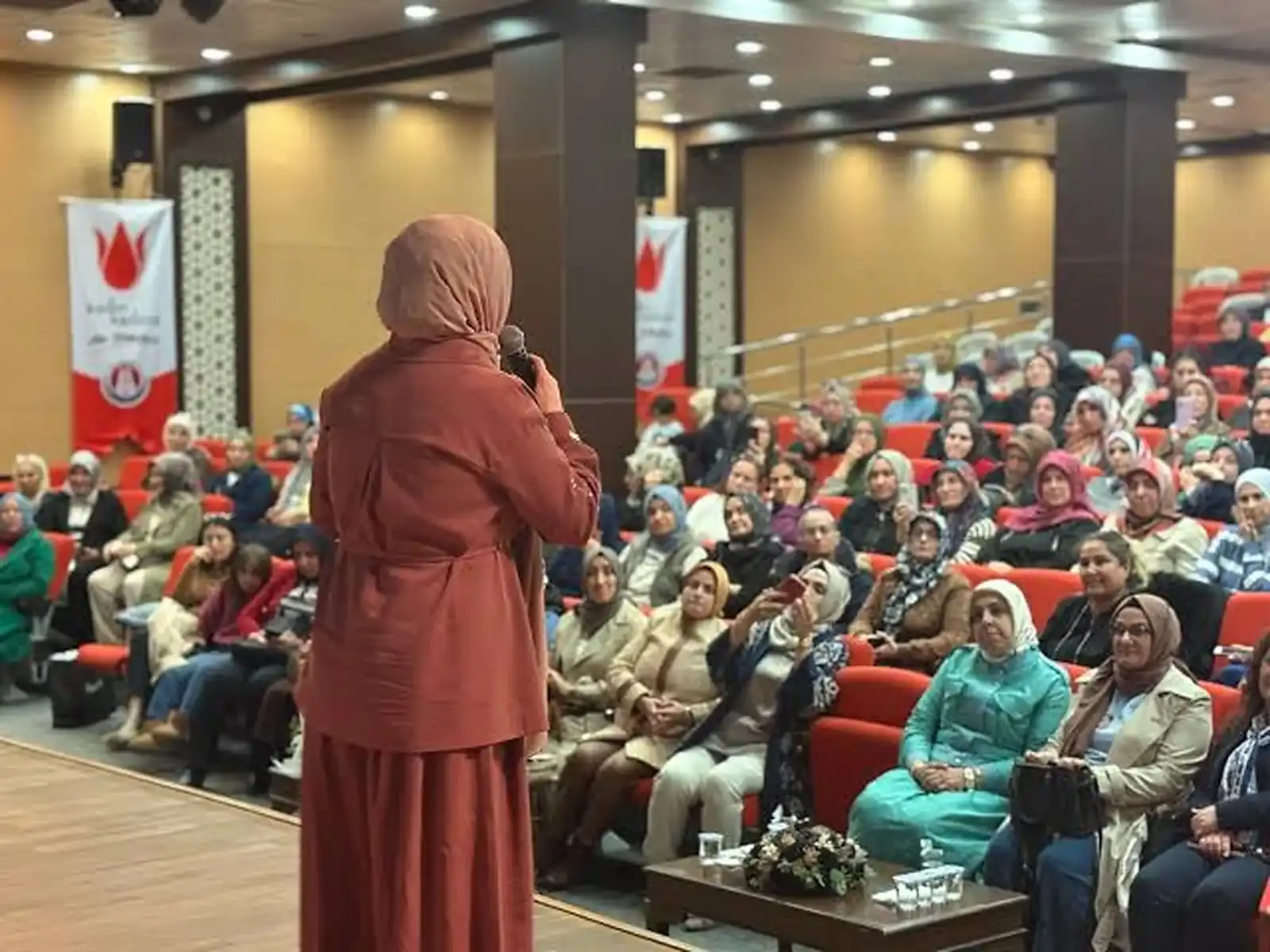 Sincan’da Kadınlara Kanserle Mücadele Ve Erken Teşhis Eğitimi2