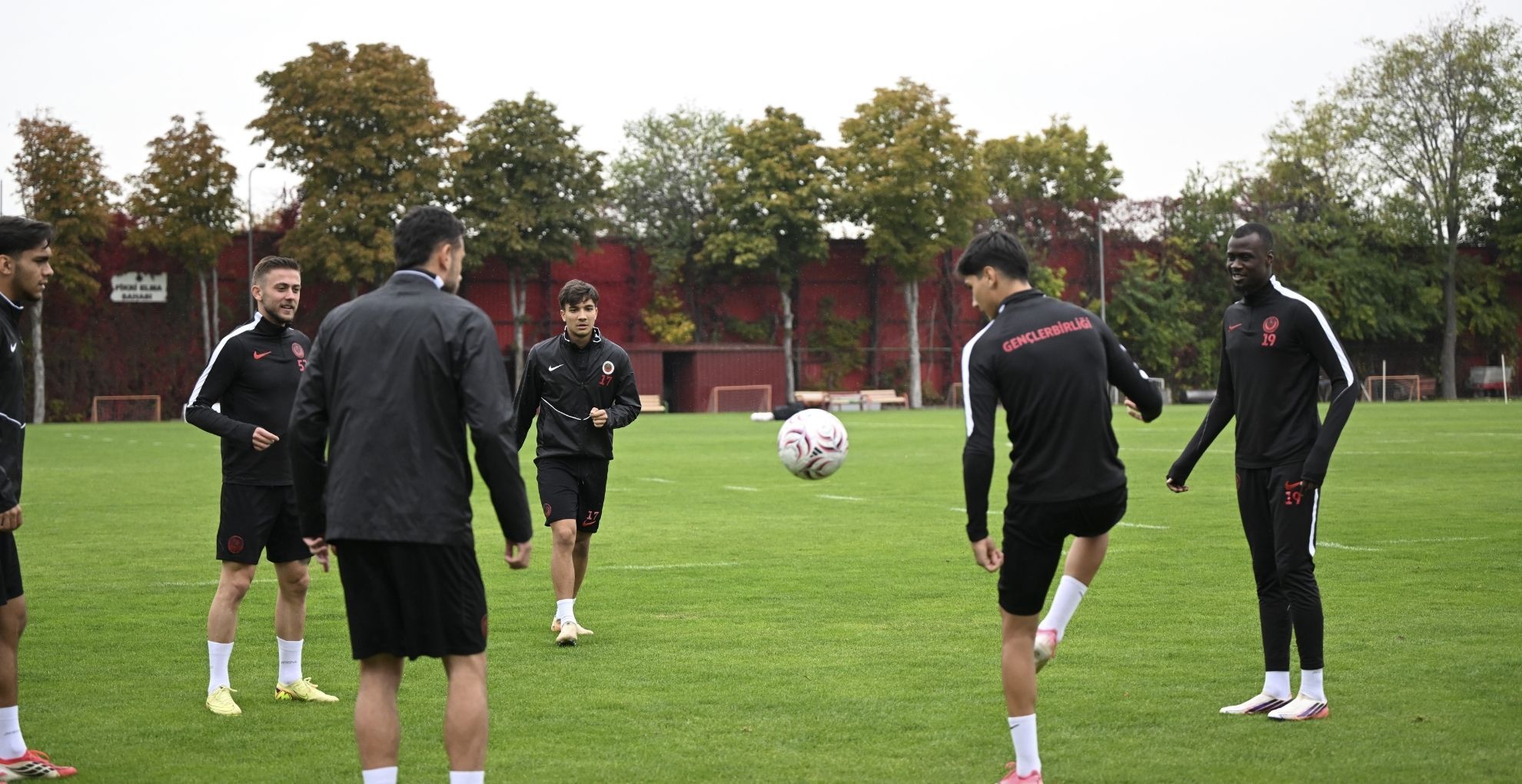 Süper Lig'de 8. Hafta Heyecanı Başlıyor Gençlerbirliği Galatasaray'ı Konuk Edecek (3)